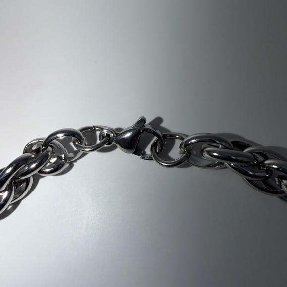 Bold Rope Chain Bracelet - Picture 2 of 7